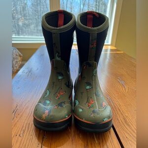 Bogs Kids' Classic Rollyn Waterproof Winter Boots – Youth Size 4 Rain unisex